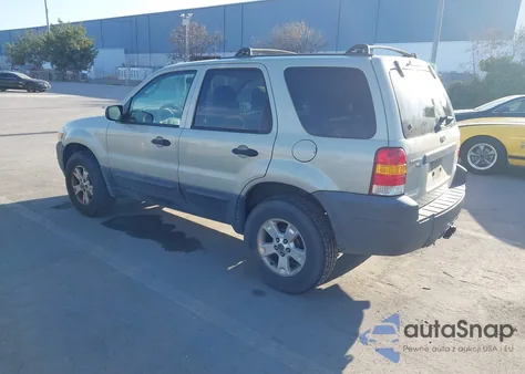 2005 Ford Escape Xlt z USA, uszkodzony, nr VIN 1FMYU03105KA22938